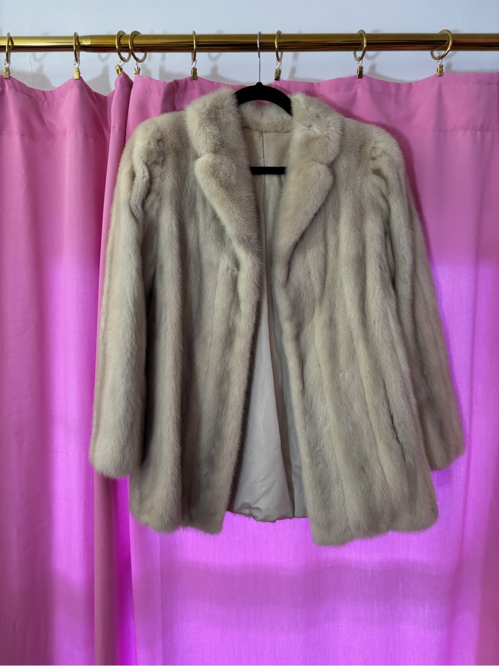 Luxurious Women's Light Beige Mink Coat